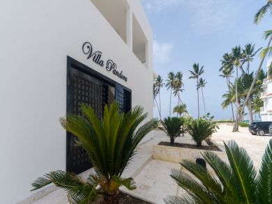 Luxury Eight Bedroom Vacation Beach Villa with Private Pool